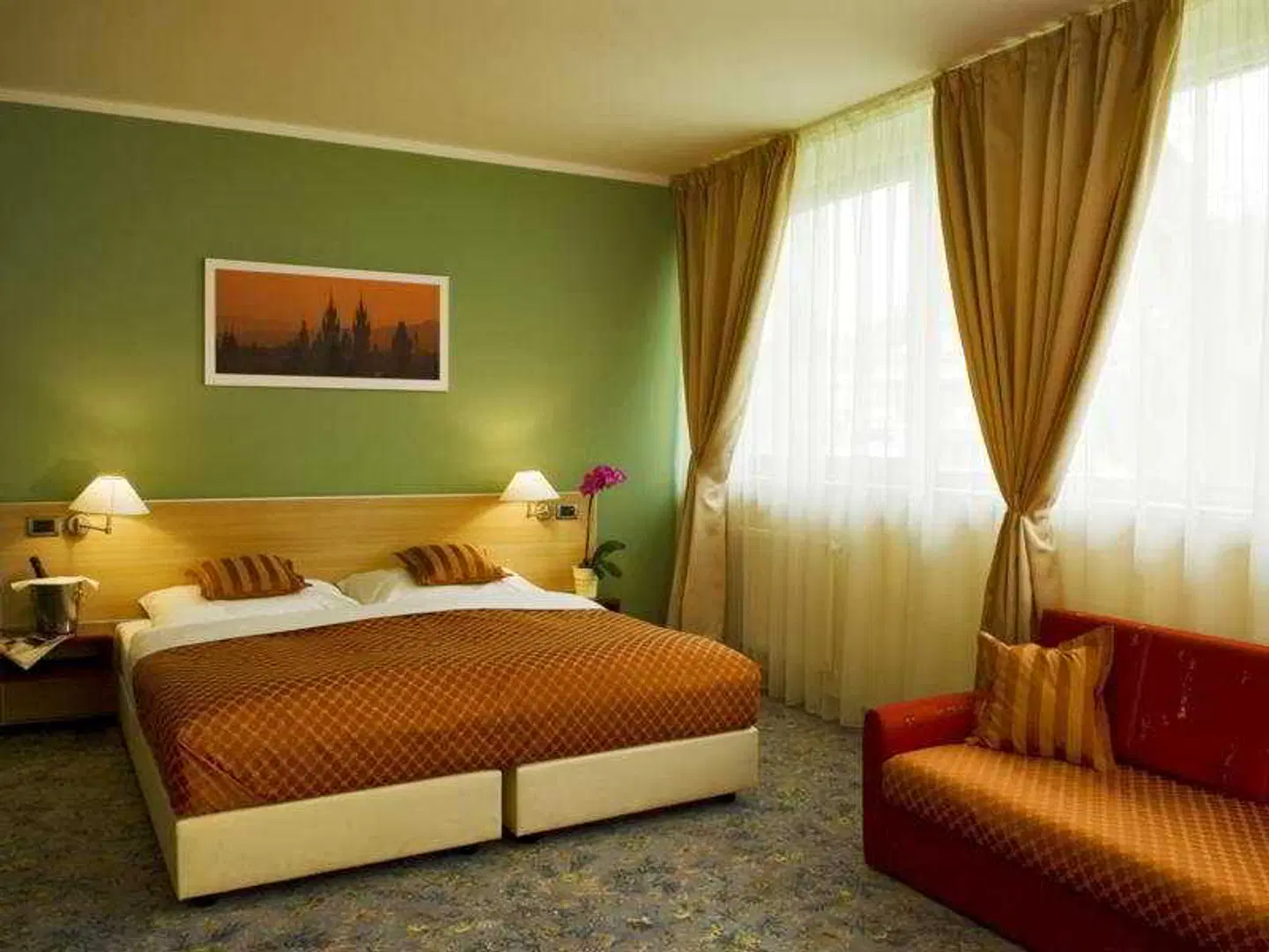 Michael ROOM_EXAMPLE