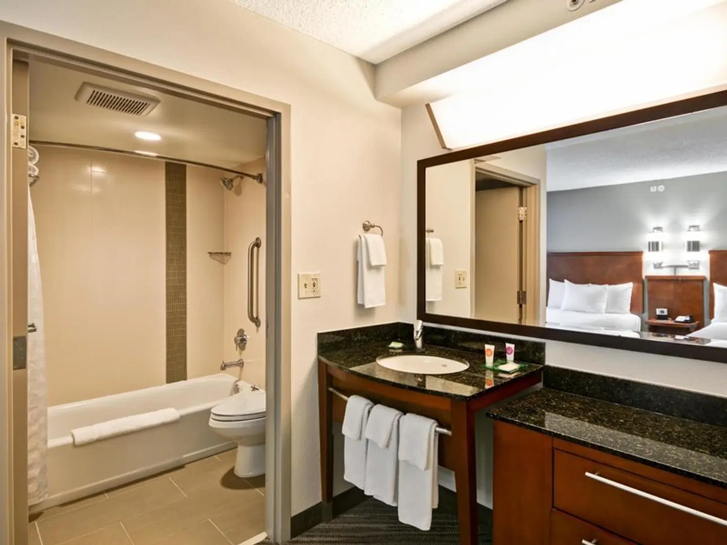 Hyatt Place Fort Wayne - Northwest Badezimmer