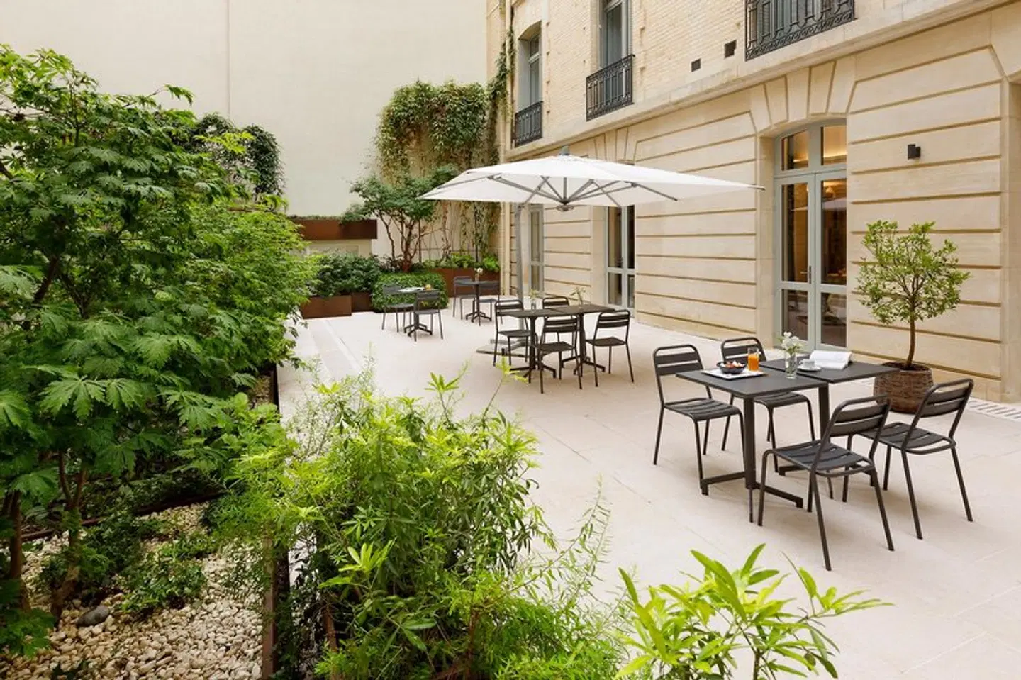 La Clef Champs-Élysées Paris Terrasse