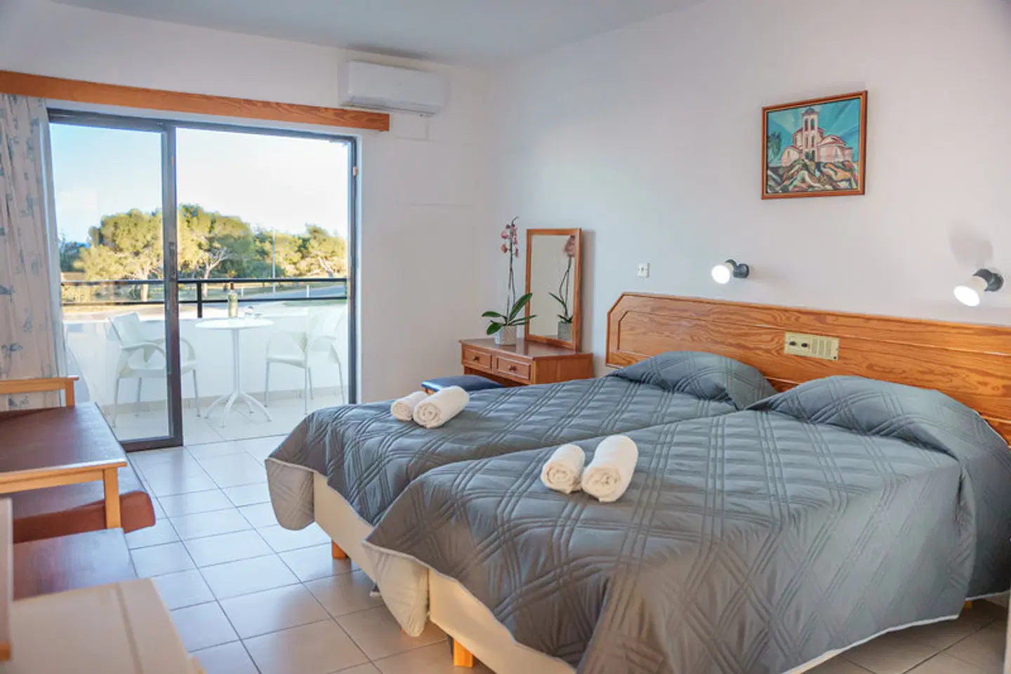 Konnos Bay Gardens ROOM_EXAMPLE