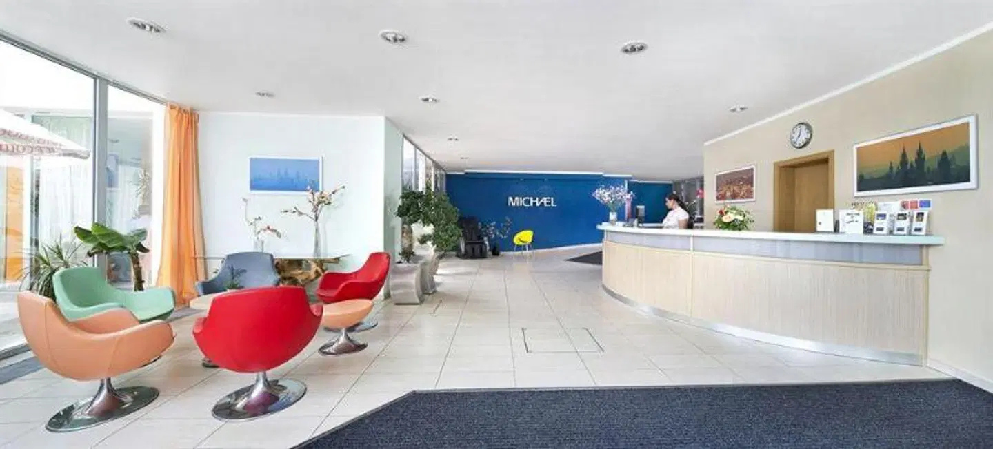 Michael LOUNGE_LOBBY