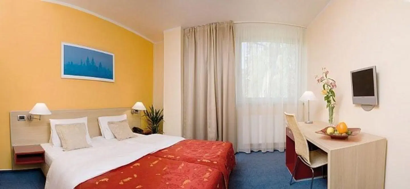 Michael ROOM_EXAMPLE