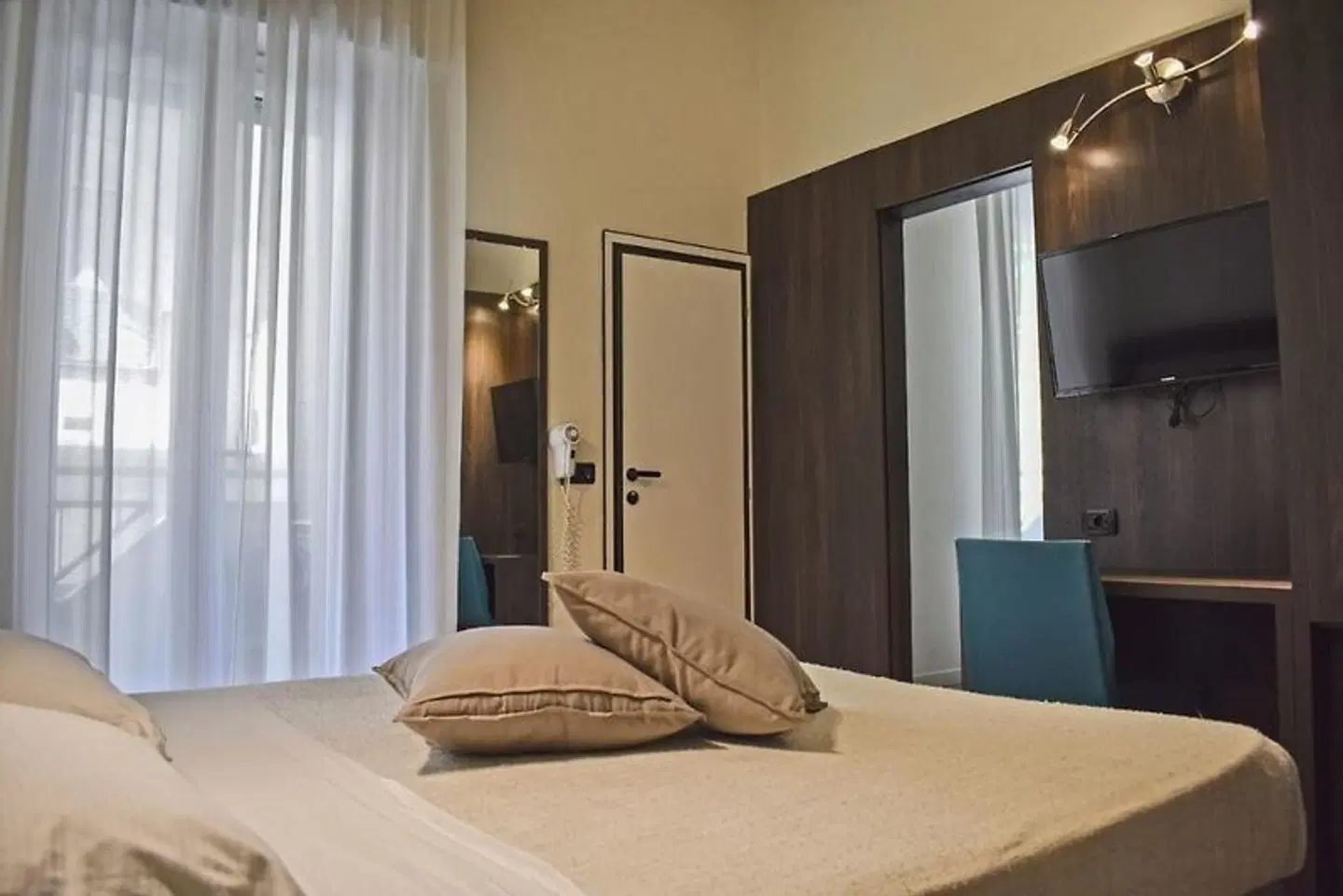 Dear ROOM_EXAMPLE