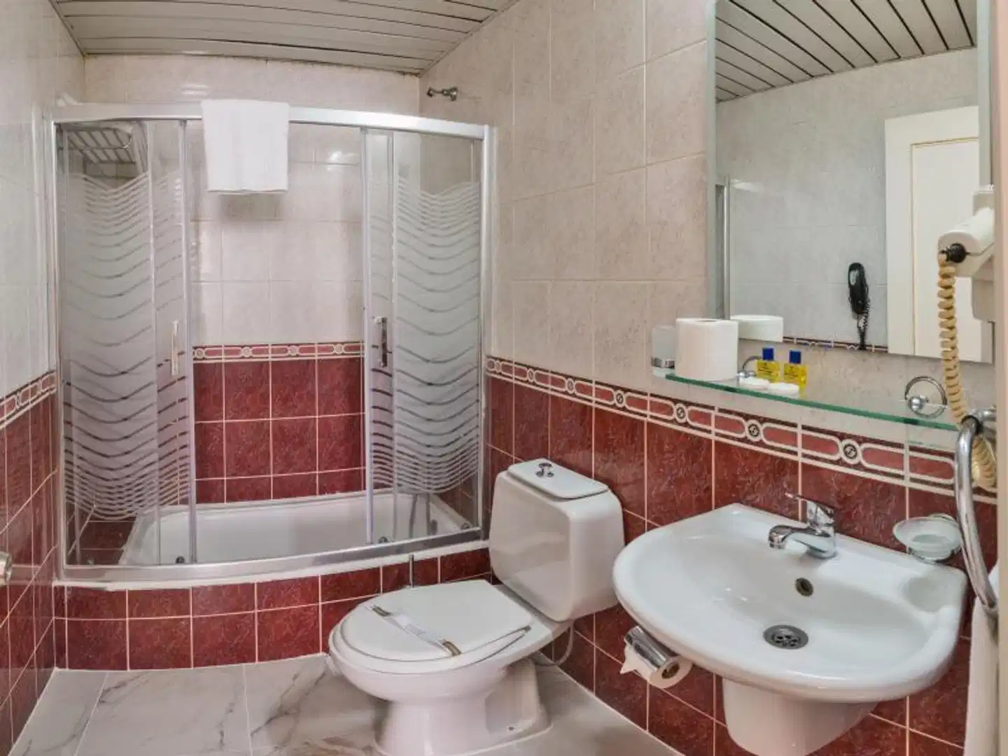 Santa Sophia Hotel Badezimmer