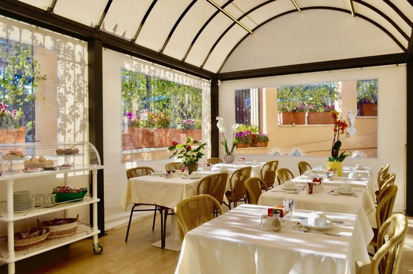 Sourire Hotel Restaurant