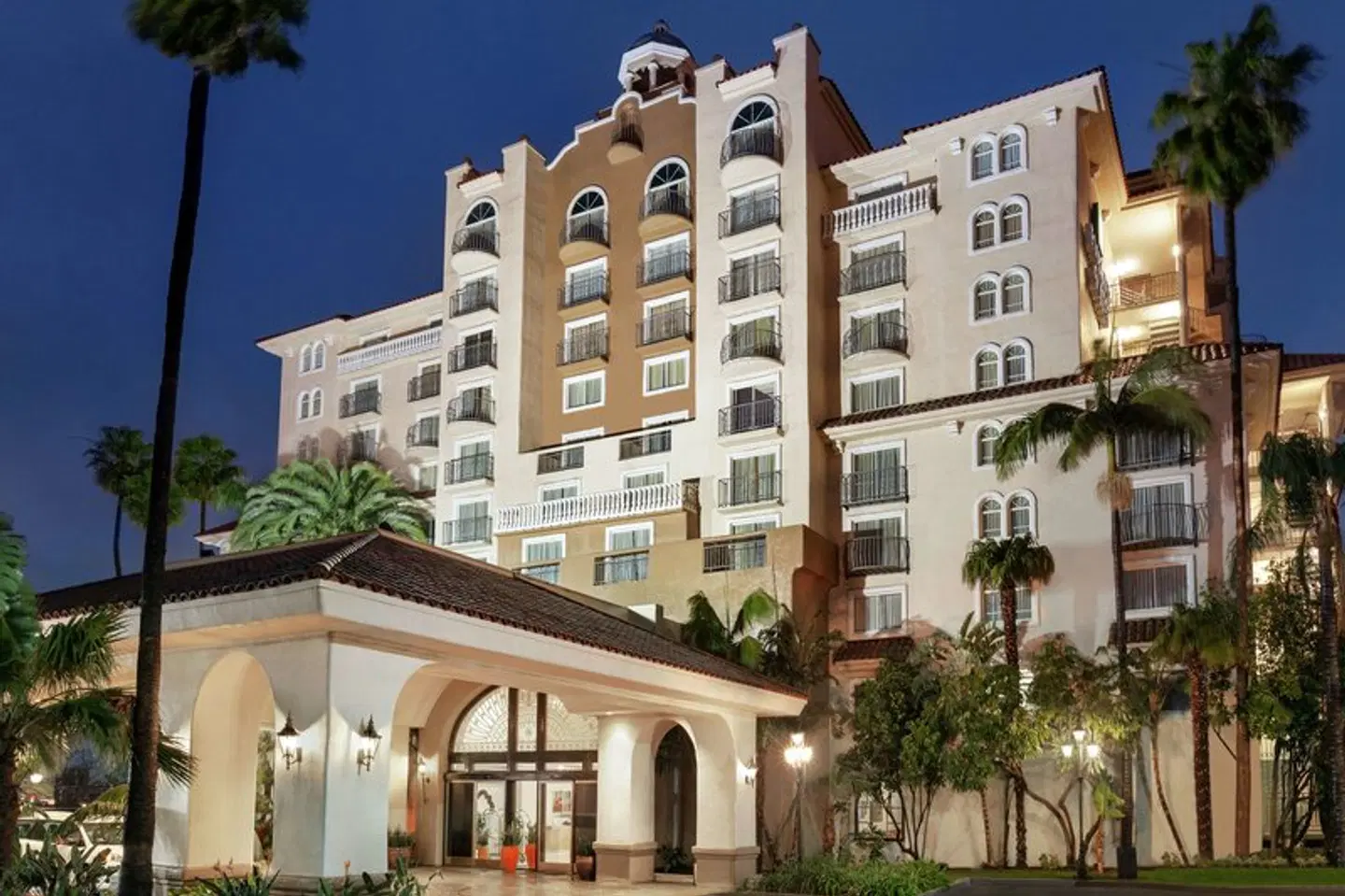 Embassy Suites by Hilton Santa Ana - Orange County Airport North EXTERIOR