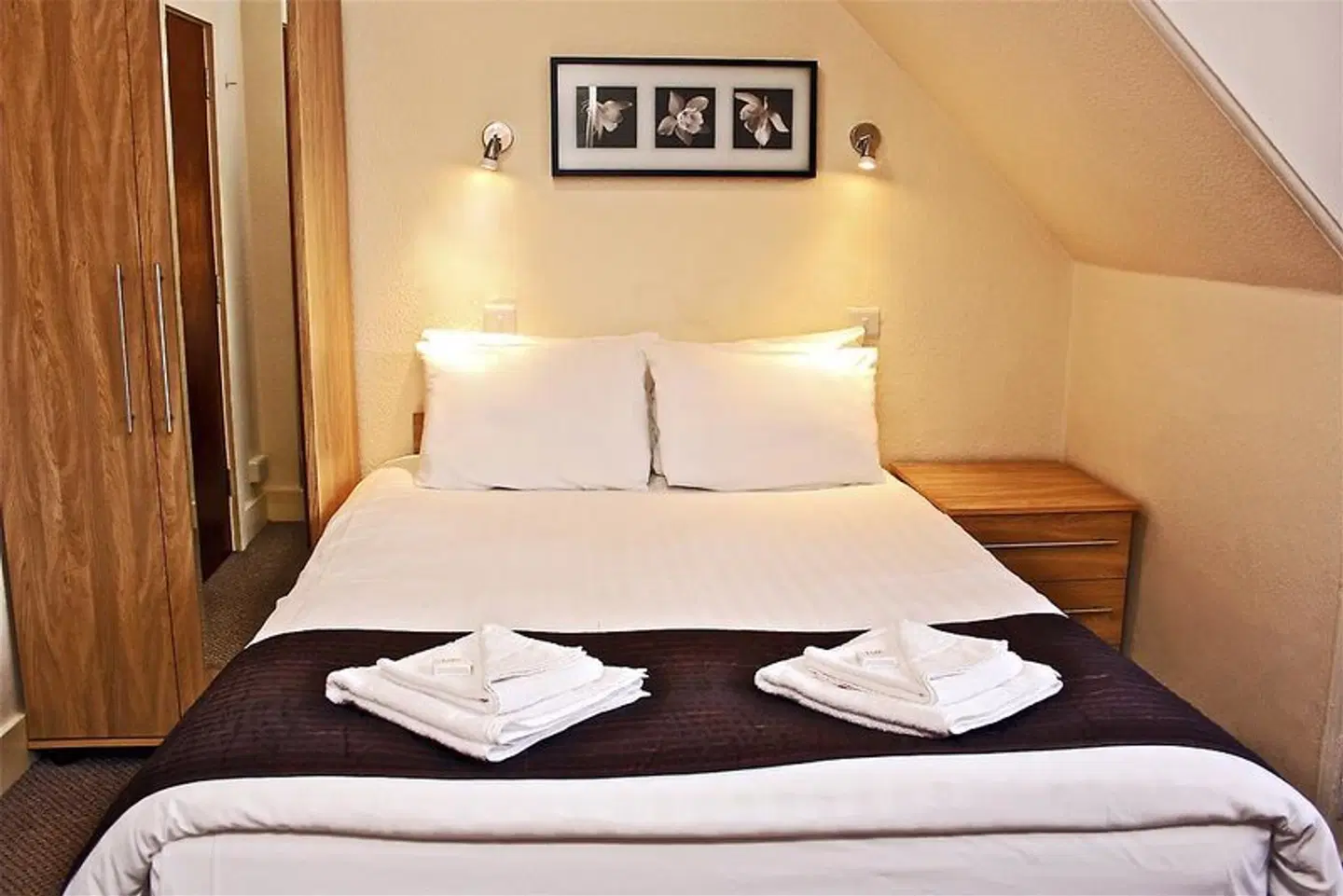 Central Hotel ROOM_EXAMPLE