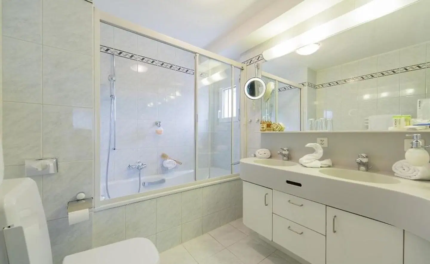 Thermal Hotels & Walliser Alpentherme Badezimmer