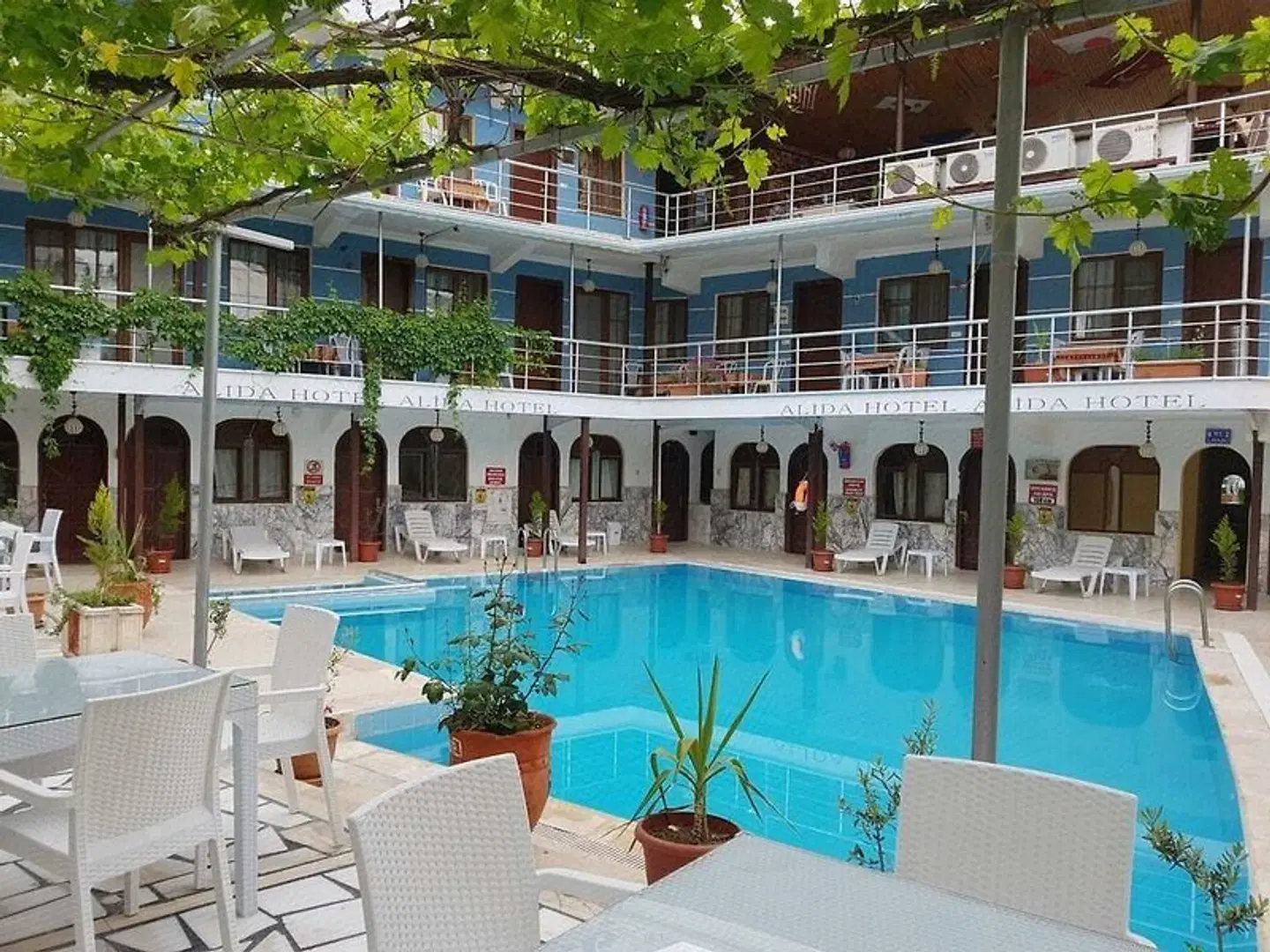 Alida Hotel OUTDOOR_POOL