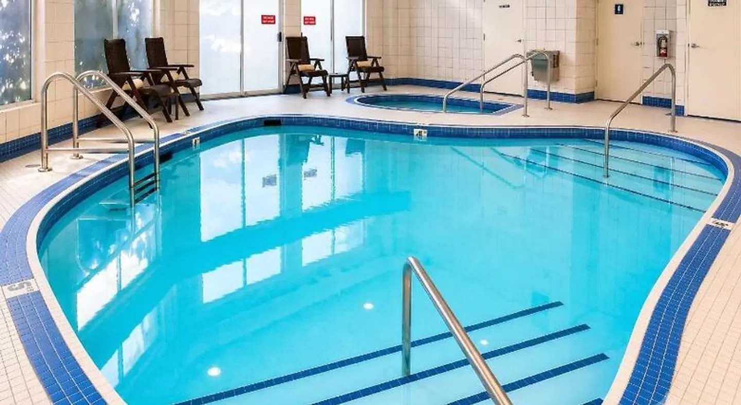 Best Western Plus Regency Inn & Conference Centre Hallenbad