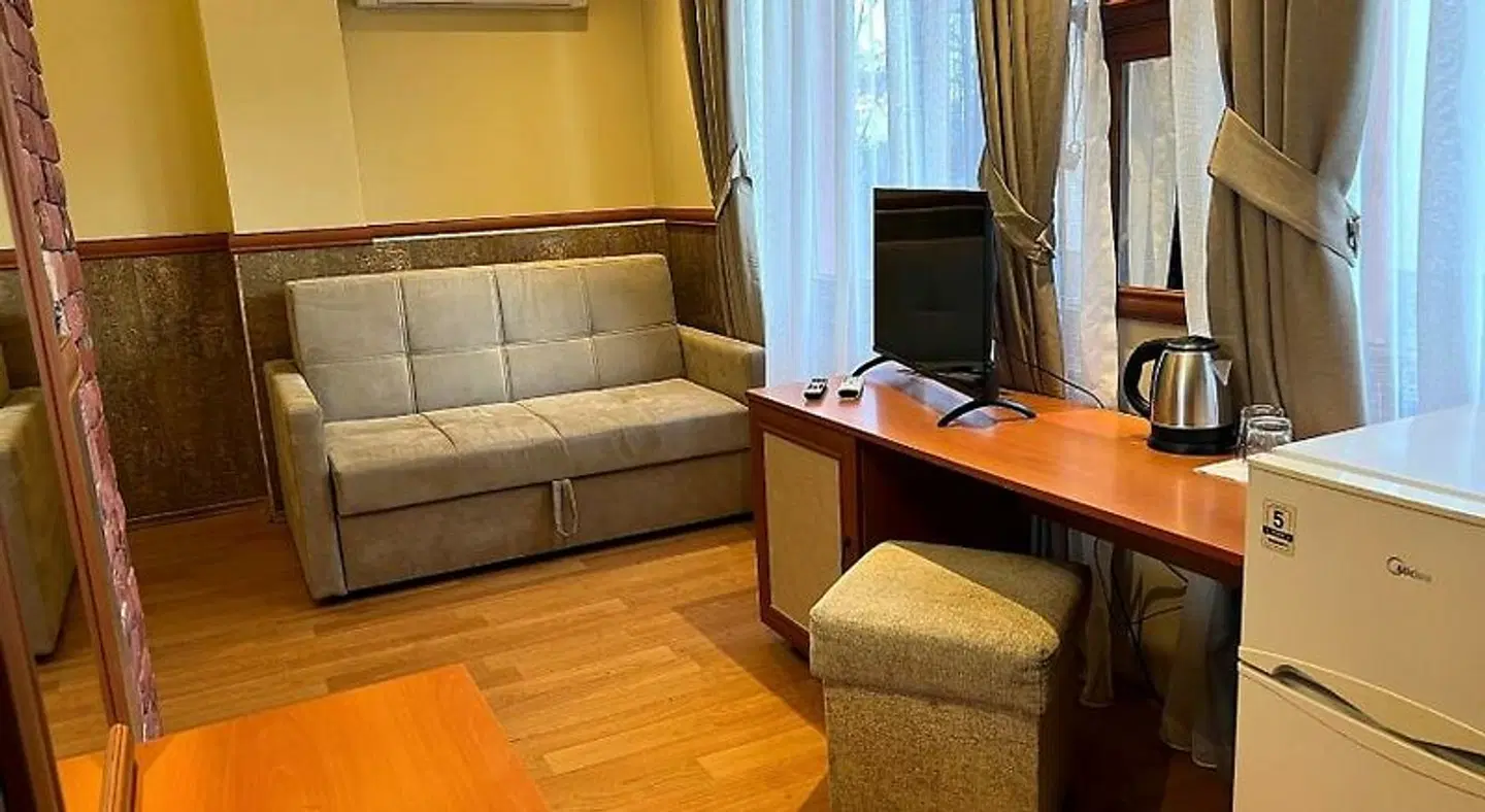 California ROOM_EXAMPLE