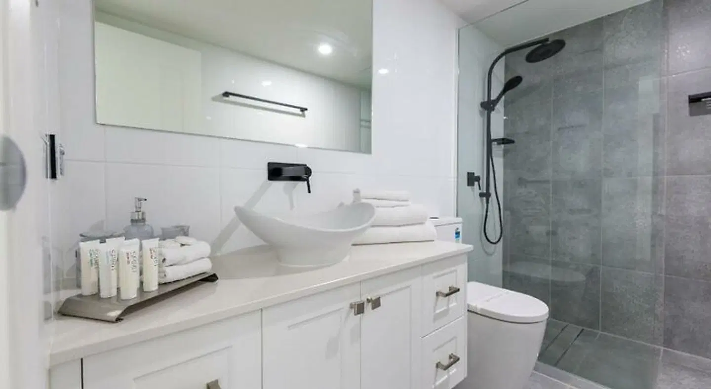 Australis Mariners North Holiday Apartments Badezimmer