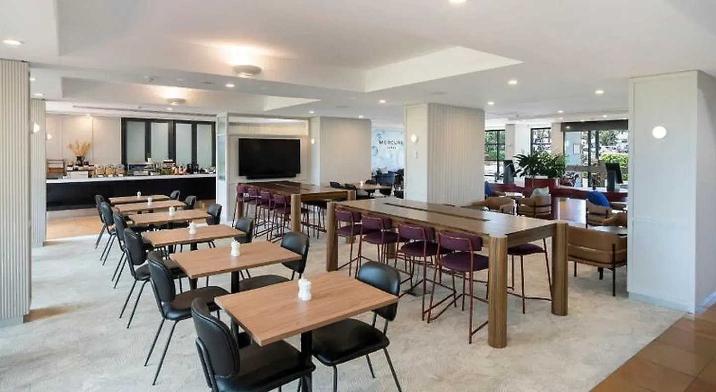 Mercure Sydney Blacktown Bar