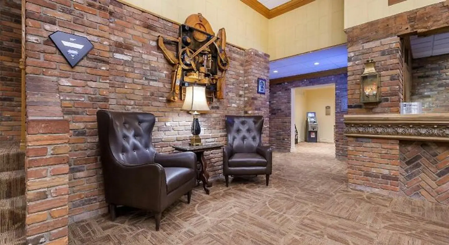 Best Western Parkway Inn & Conference Centre LOUNGE_LOBBY