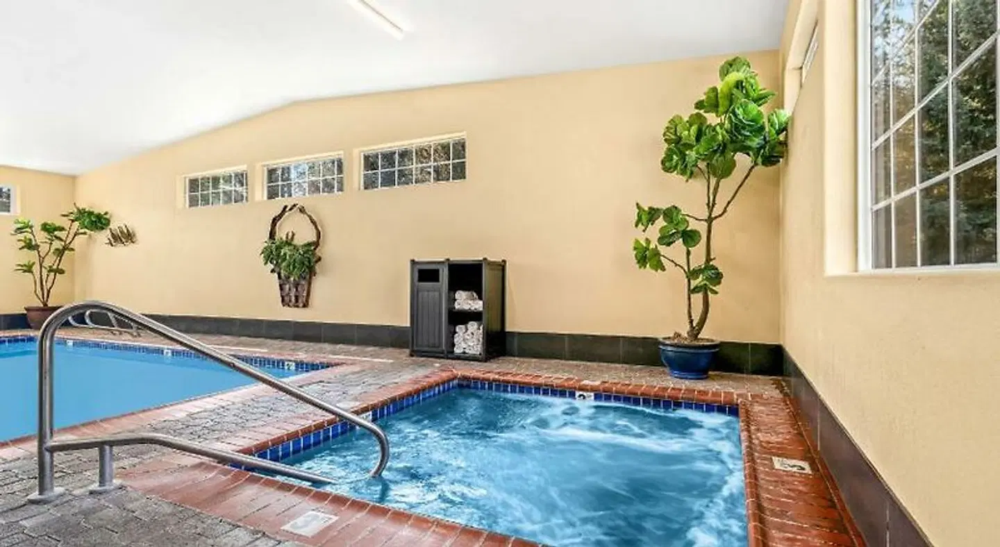 Best Western Newberry Station Hallenbad