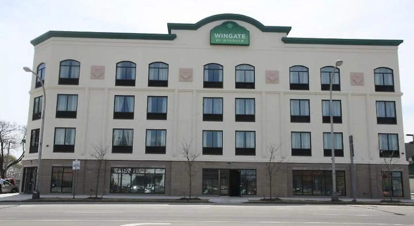 Wingate by Wyndham Niagara Falls EXTERIOR