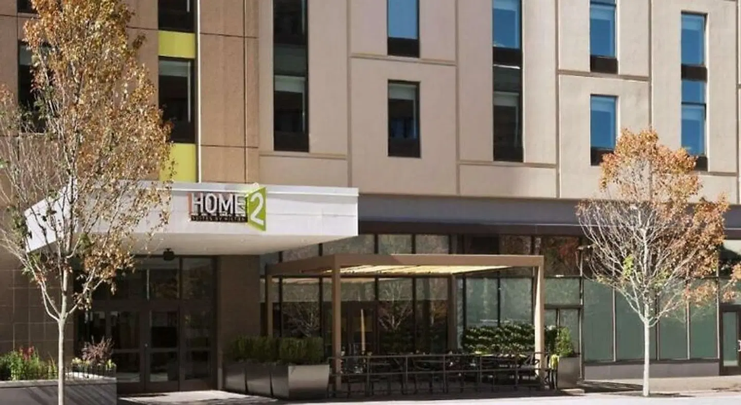 Home2 Suites by Hilton Philadelphia - Convention Center, PA EXTERIOR