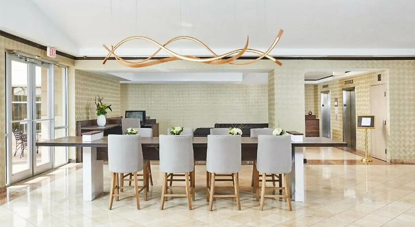 DoubleTree by Hilton Dallas Market Center Restaurant