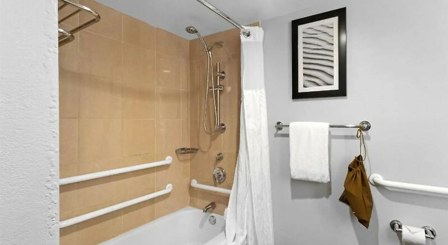 DoubleTree by Hilton Hotel and Executive Meeting Center Palm Beach Gard. Badezimmer