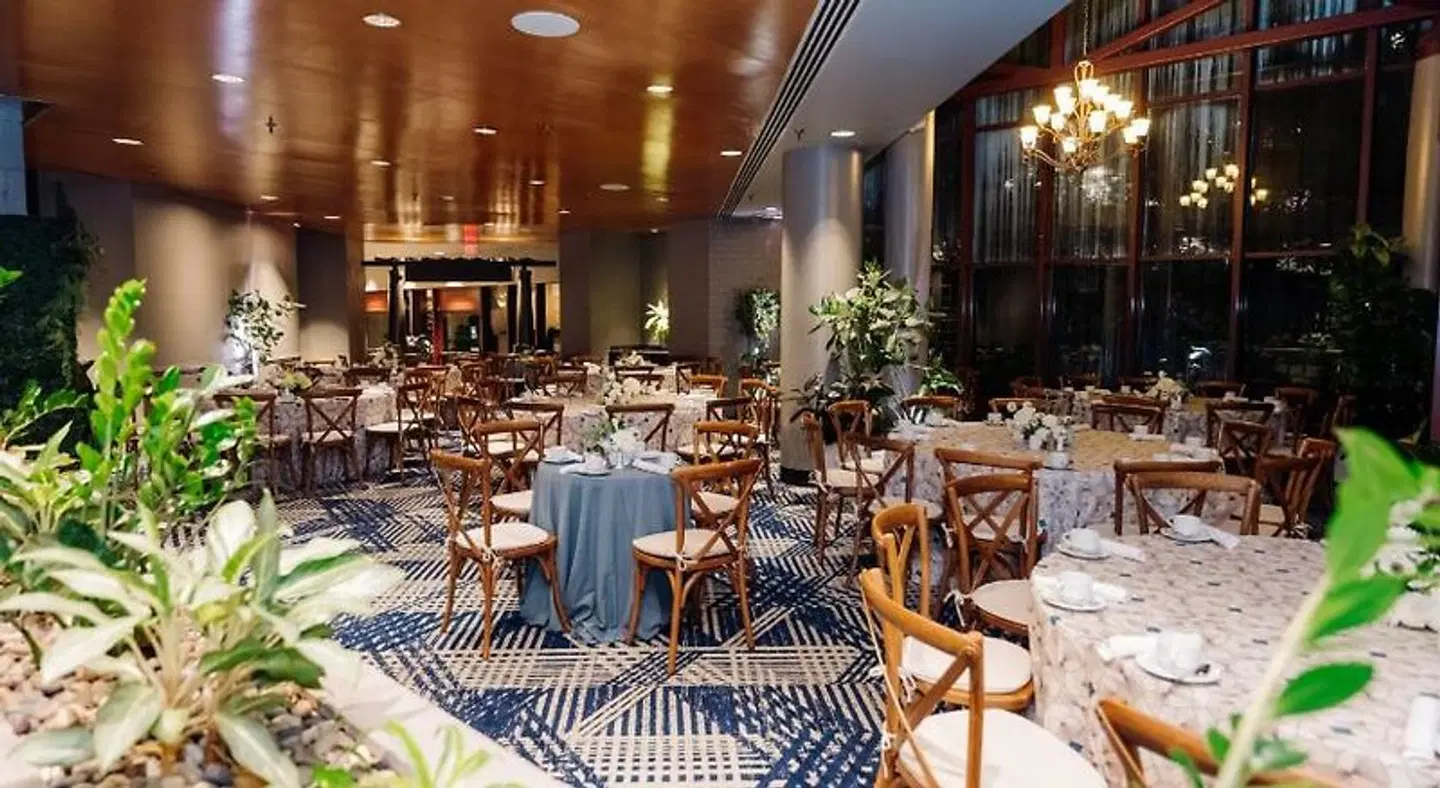 Crowne Plaza Hotel Atlanta Perimeter at Ravinia Restaurant