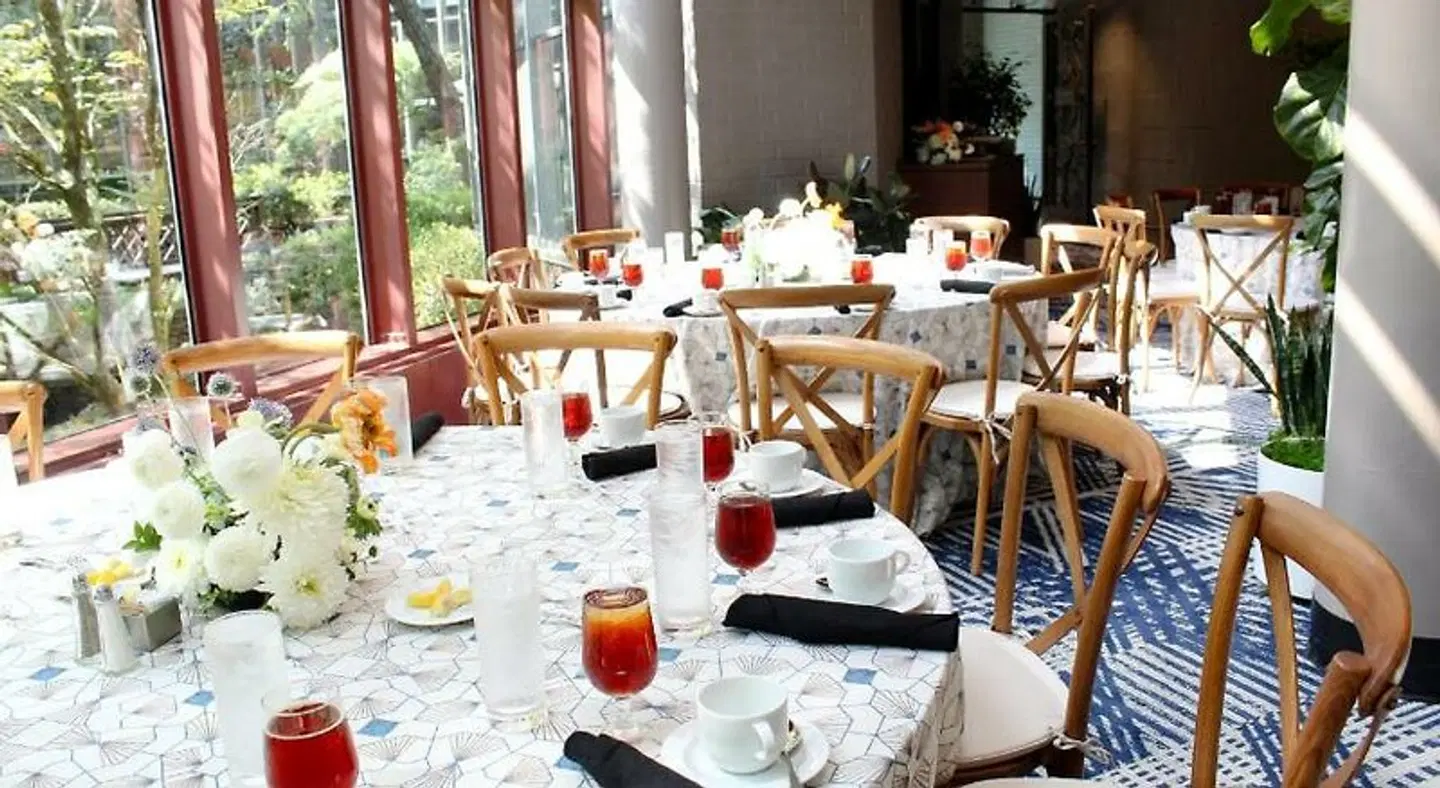 Crowne Plaza Hotel Atlanta Perimeter at Ravinia Restaurant