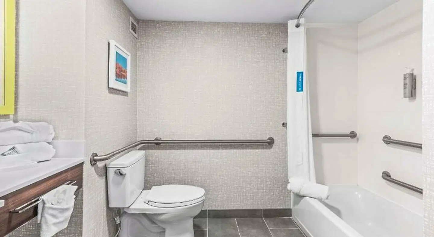 Hampton Inn Columbus-North Badezimmer