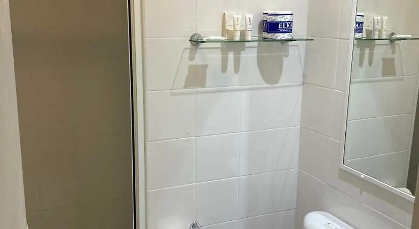 Silkari Urban CKS Sydney Airport Hotel Badezimmer