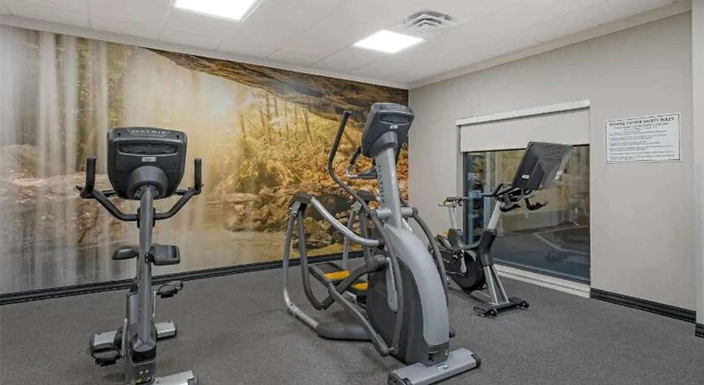 Best Western Plus Elizabethtown Inn & Suites SPORTS_AND_LEISURE