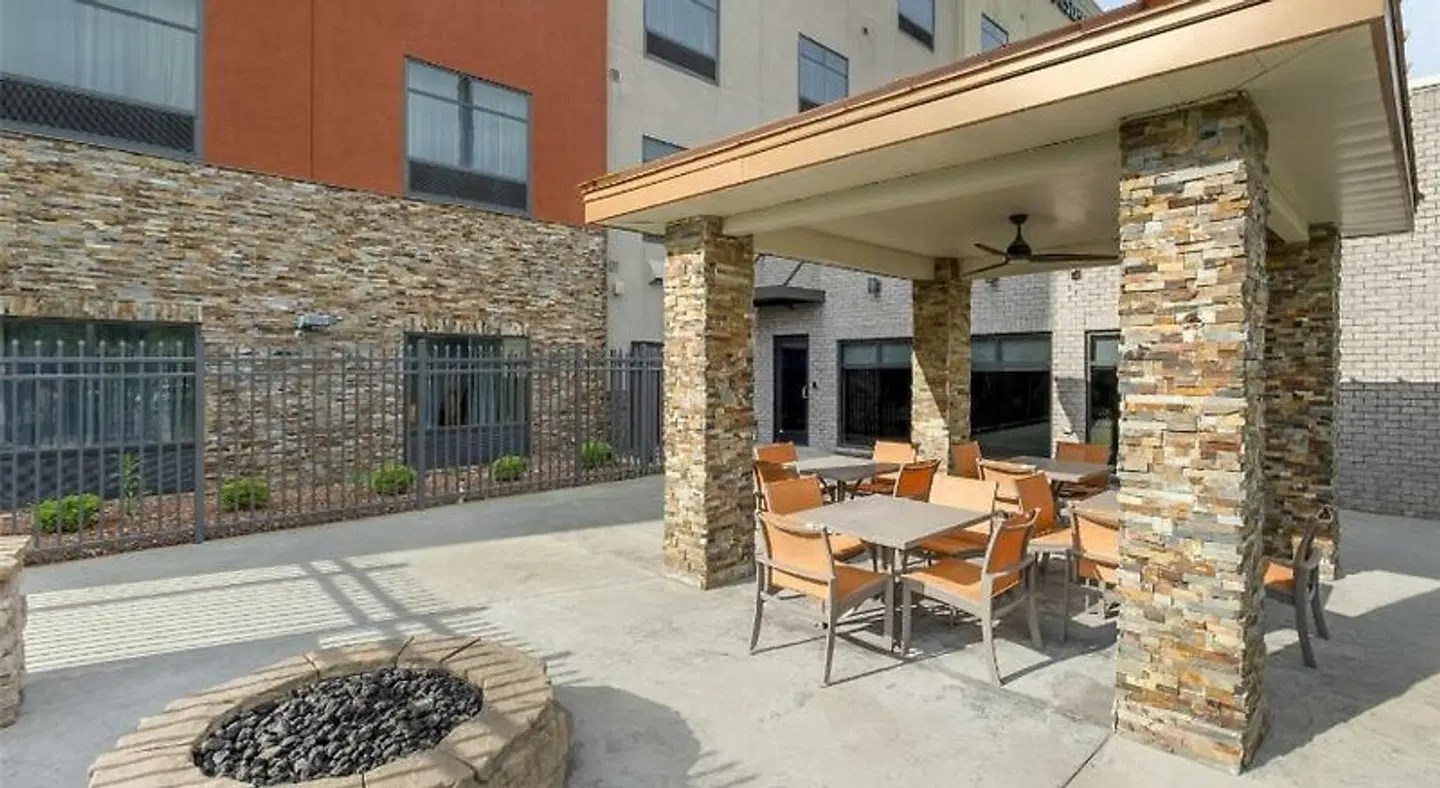 Best Western Plus Elizabethtown Inn & Suites Terrasse