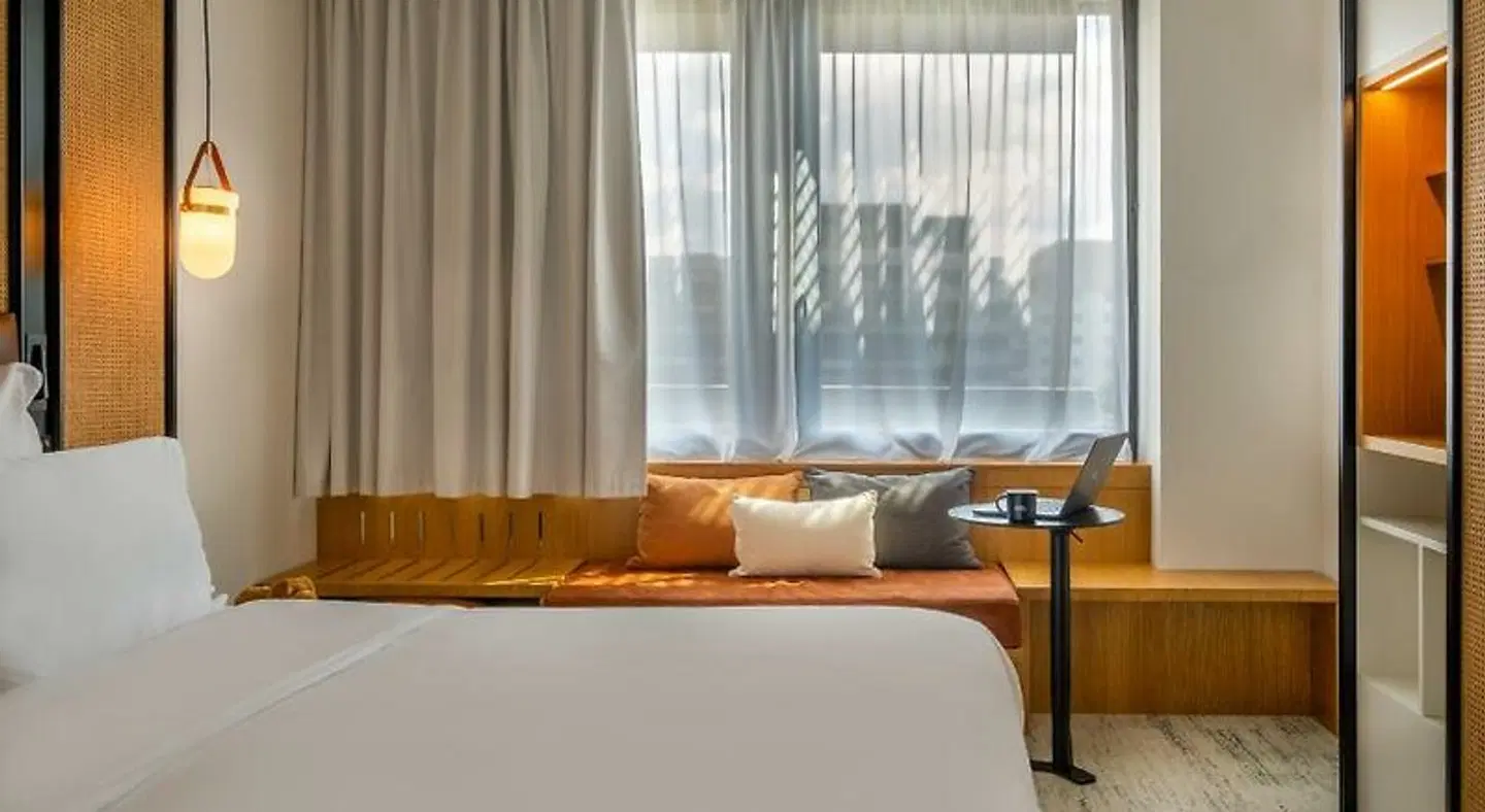 FirstName Bordeaux ROOM_EXAMPLE