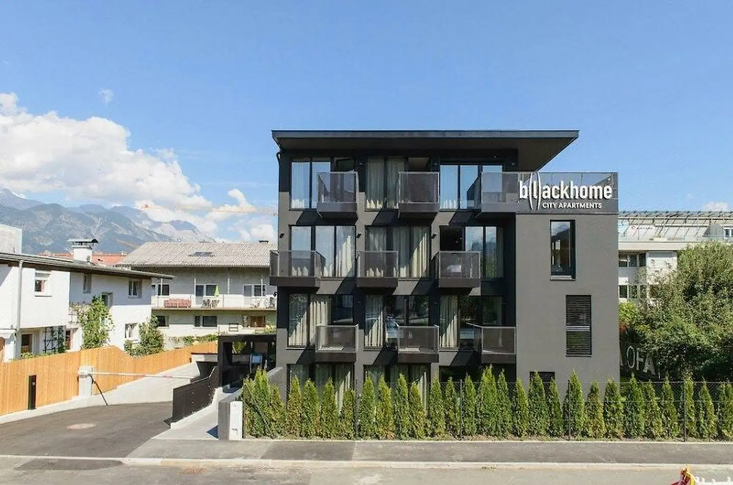 B(l)ackhome City Apartments EXTERIOR