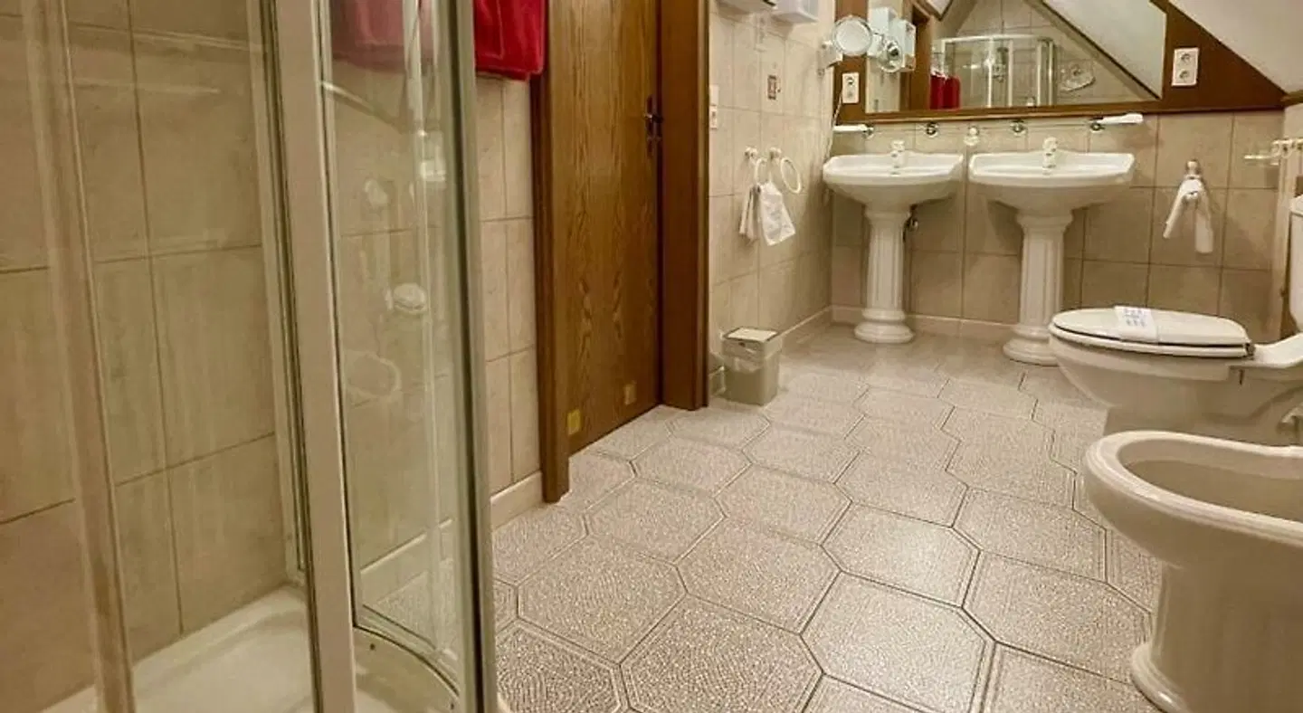 Villa am Park Badezimmer