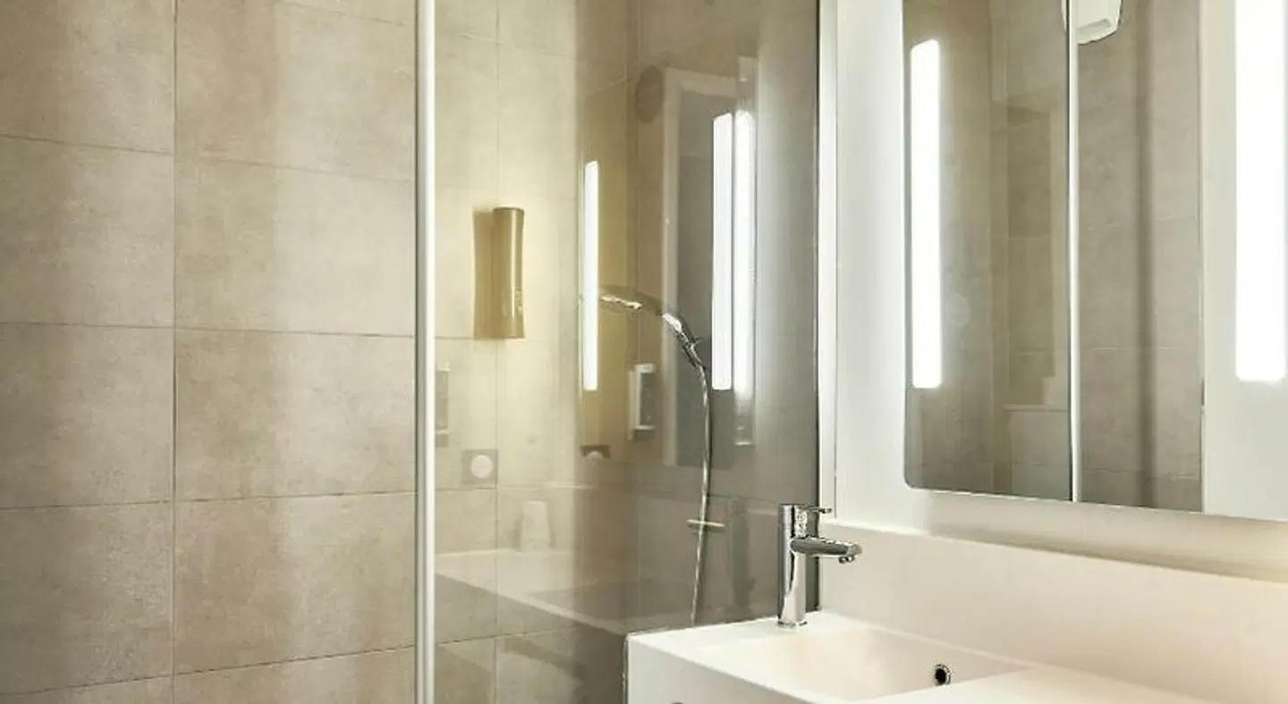B&B Hotel Paris Ivry Quai De Seine Badezimmer