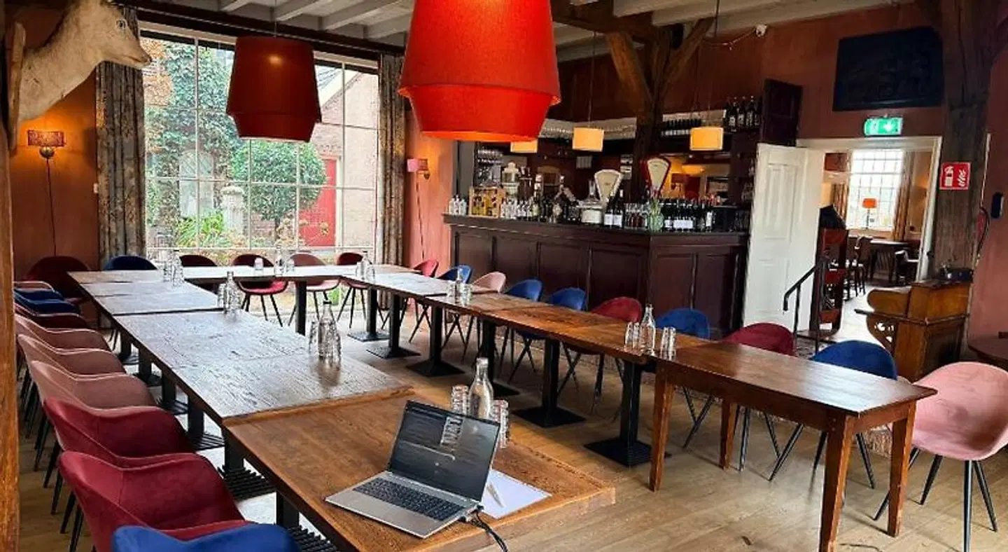 De Gouden Leeuw Bar