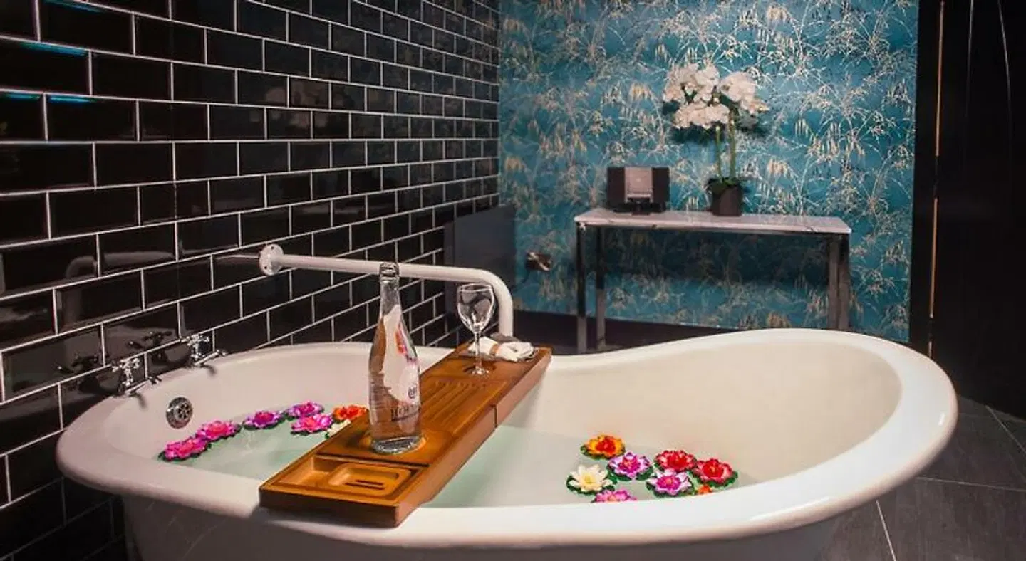 The Holyrood Hotel Badezimmer