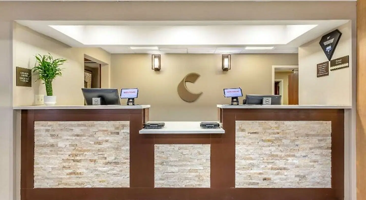 Comfort Inn & Suites LOUNGE_LOBBY
