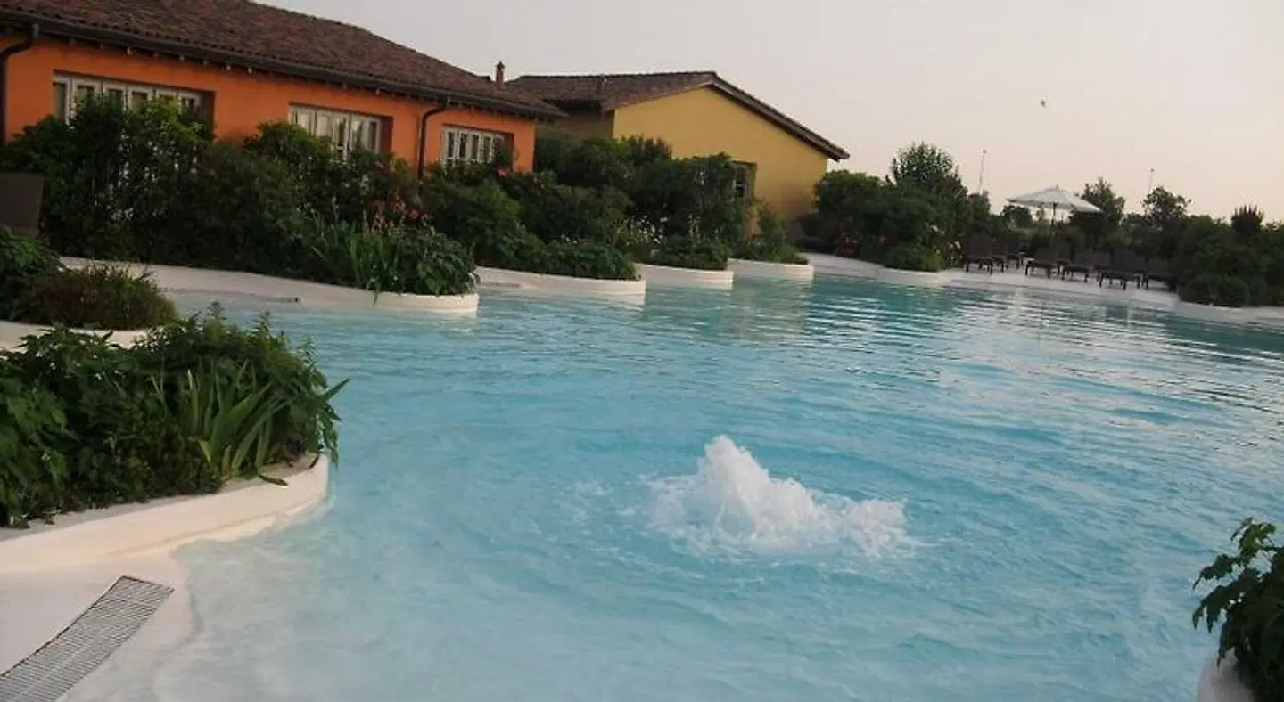 Joia Hotel & Luxury Apartments OUTDOOR_POOL