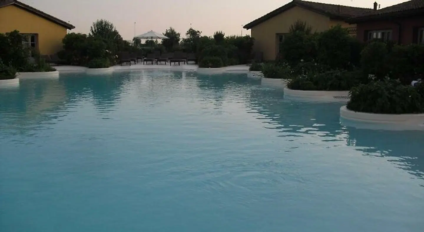 Joia Hotel & Luxury Apartments OUTDOOR_POOL