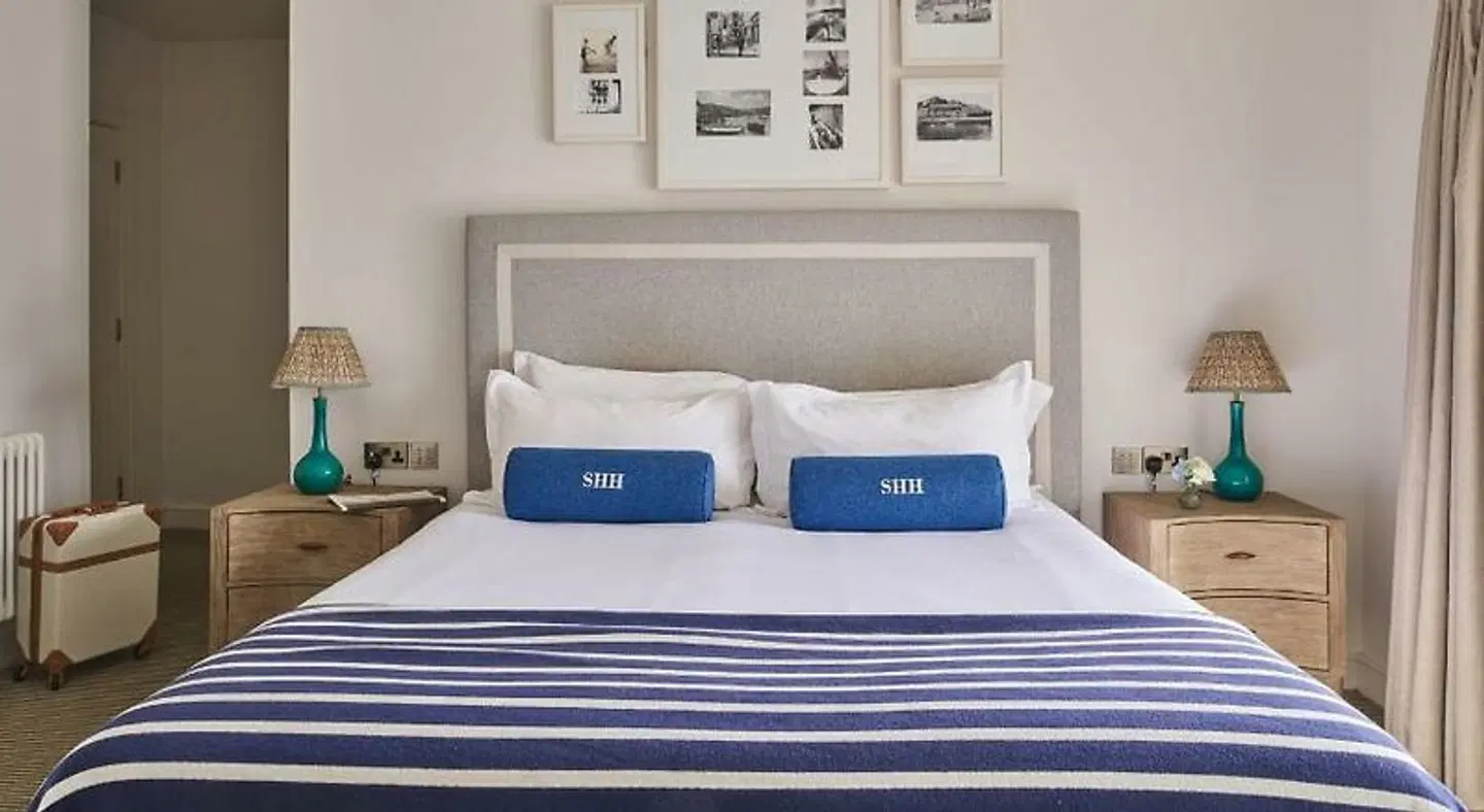 Salcombe Harbour ROOM_EXAMPLE