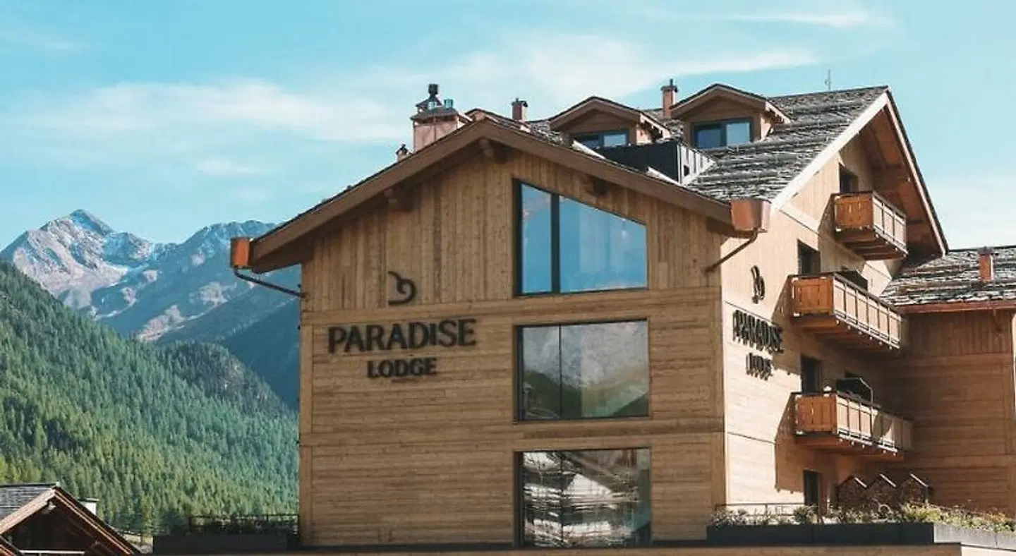 Paradiso EXTERIOR