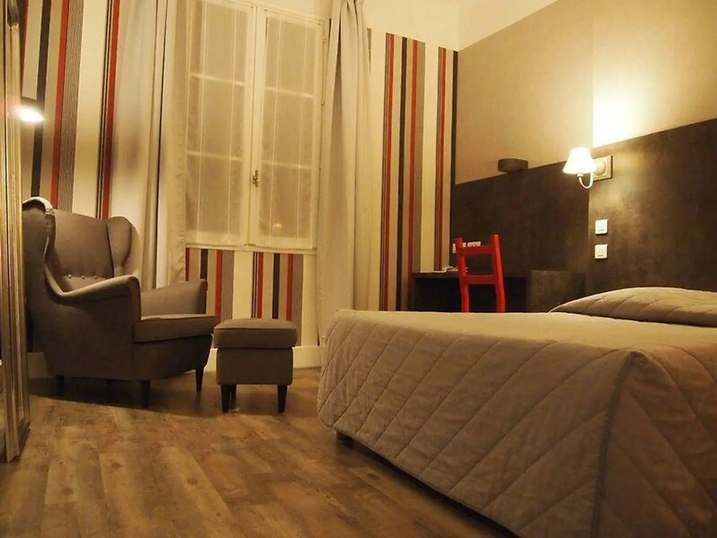 Colbert ROOM_EXAMPLE