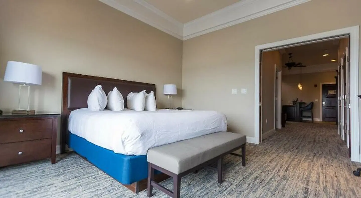 Camden on the Lake Resort ROOM_EXAMPLE