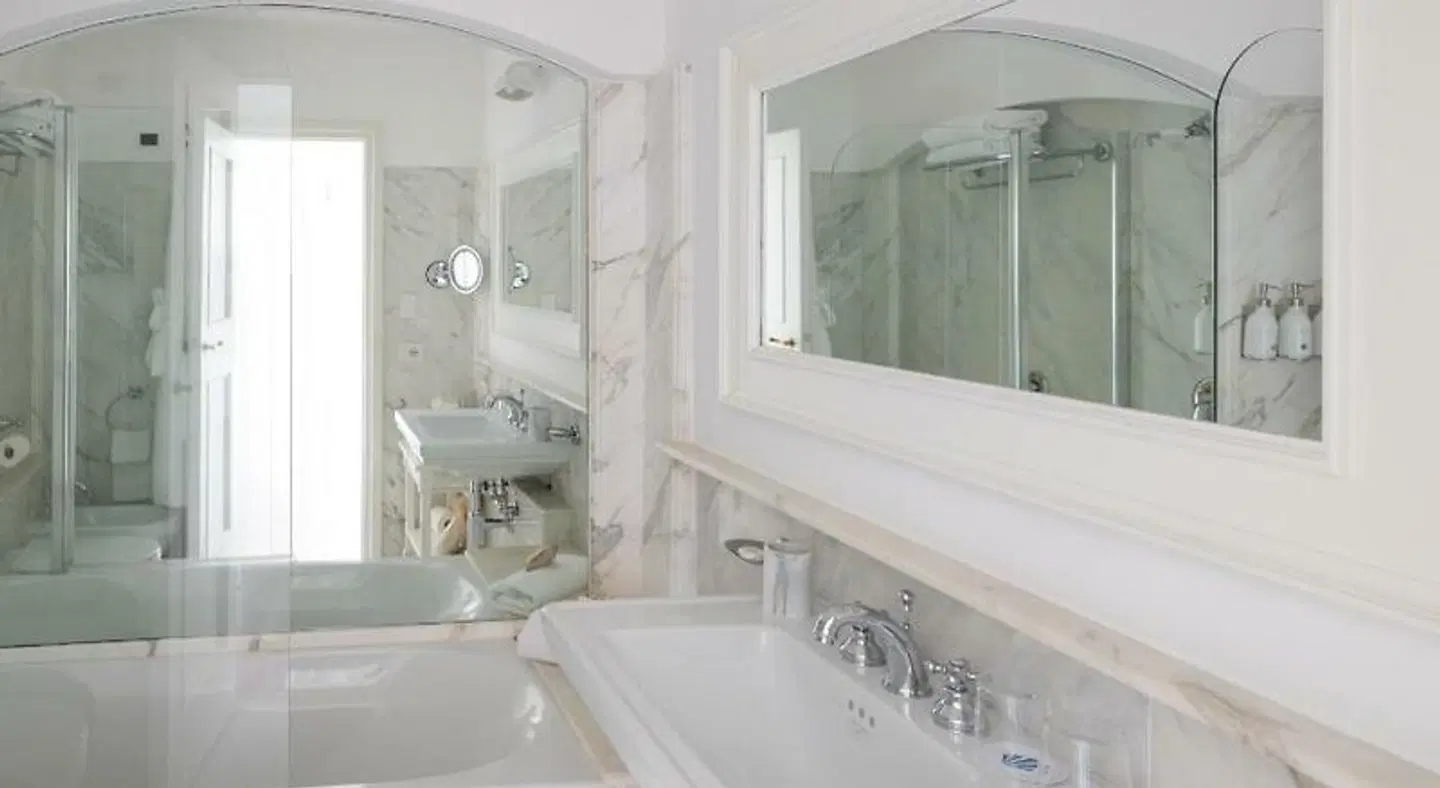Santavenere Hotel Badezimmer