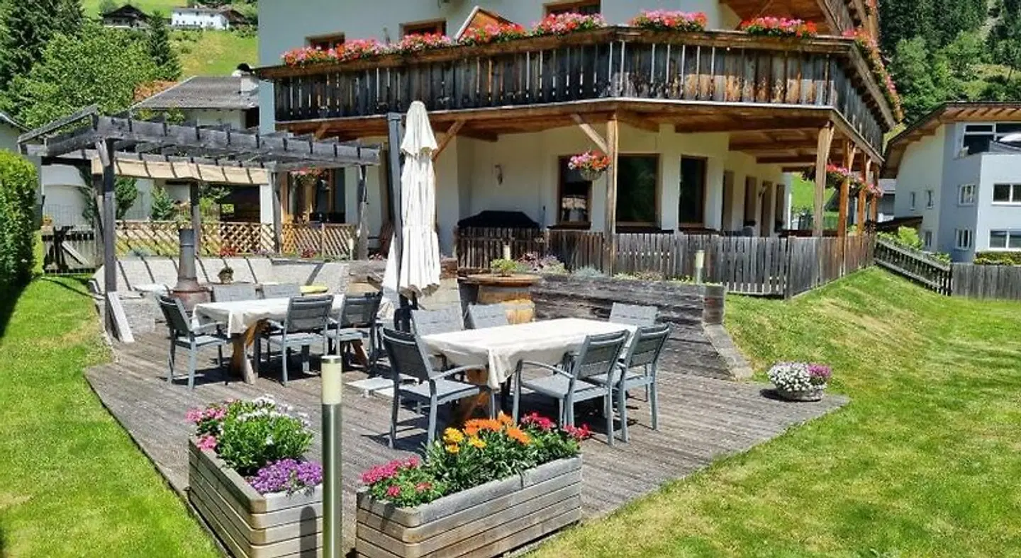 Tyrol Pension Terrasse