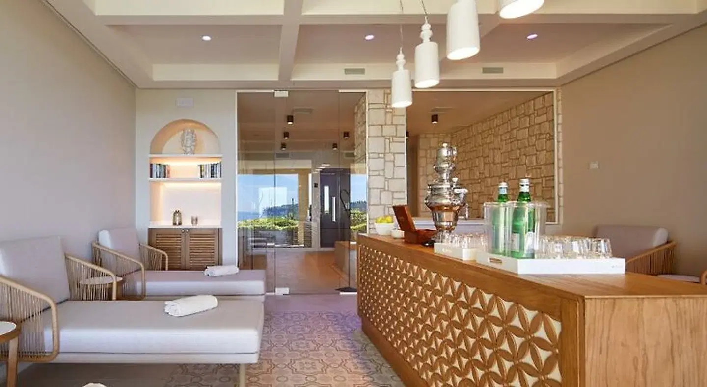 Madrigale Panoramic Lifestyle & Soulful Hotel Bar