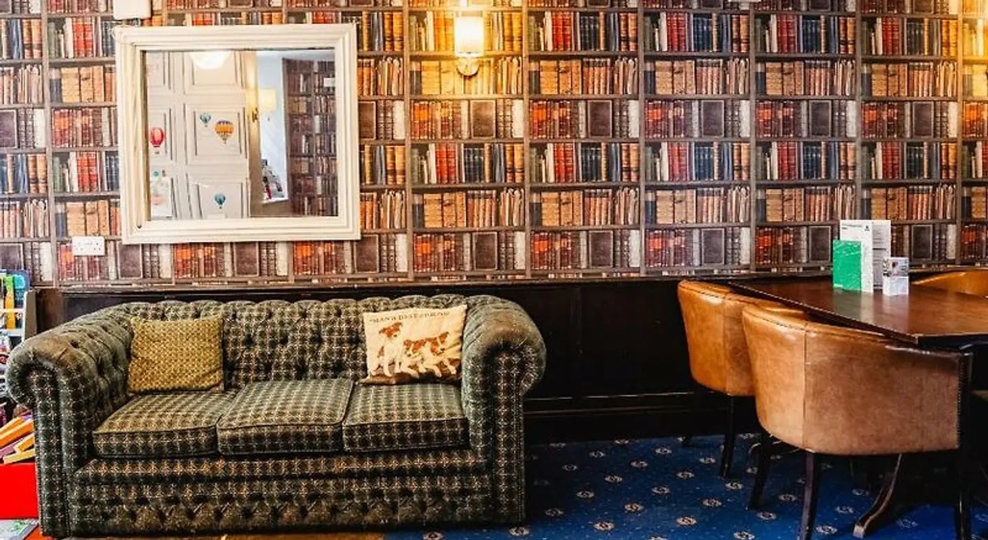 YHA Hartington Hall LOUNGE_LOBBY