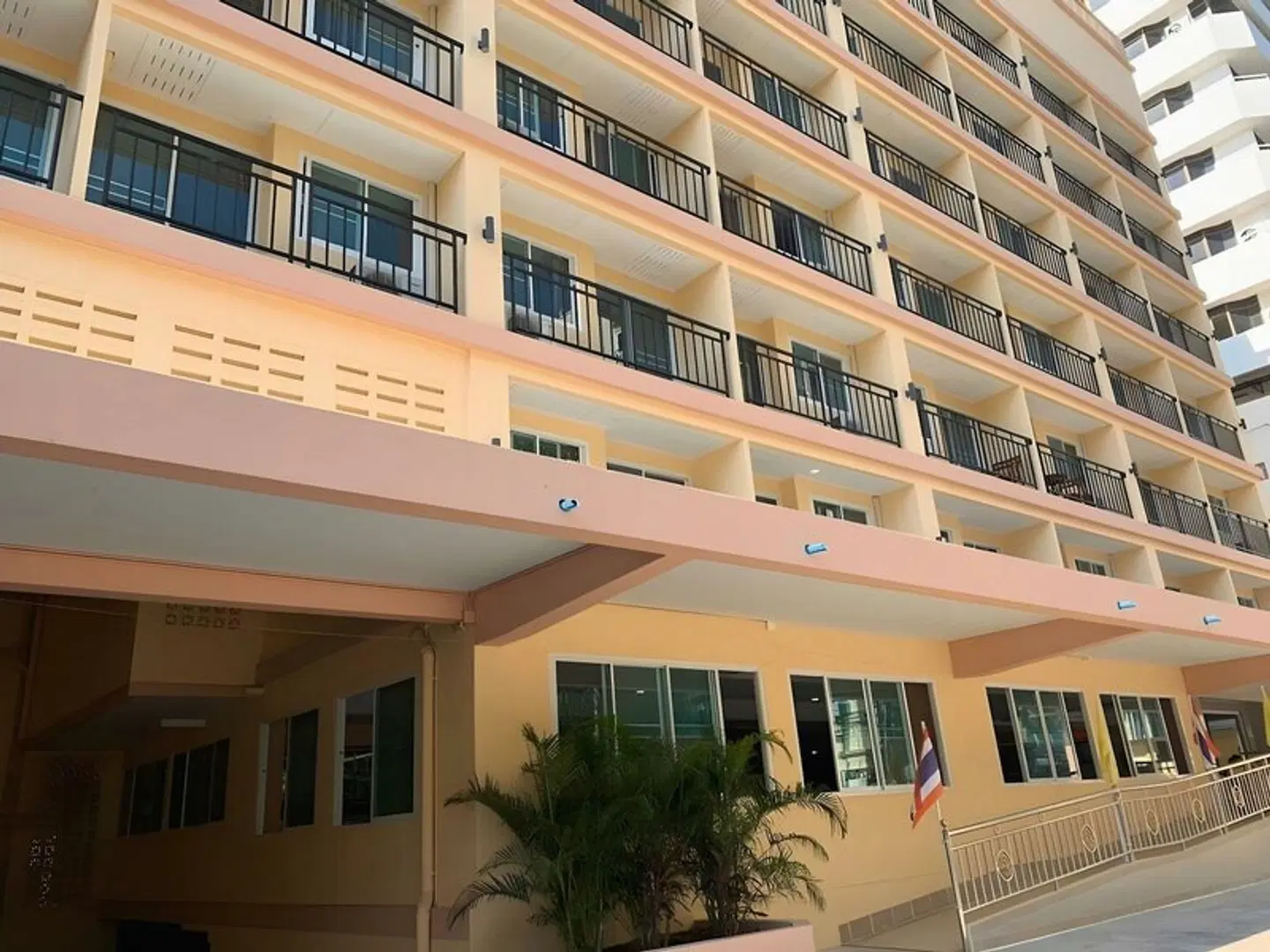 A.A. Pattaya Golden Beach Hotel EXTERIOR