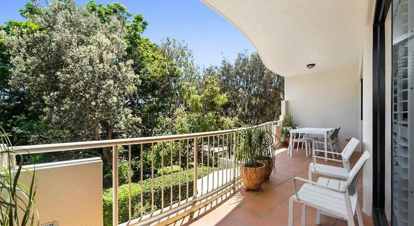 Mirra Chana Terrasse
