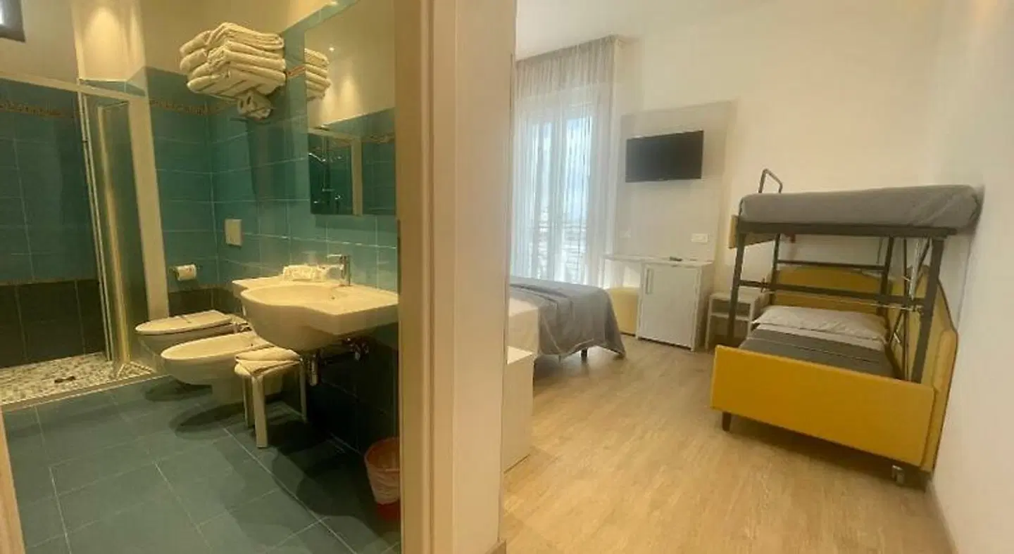 Hotel Eiffel Badezimmer