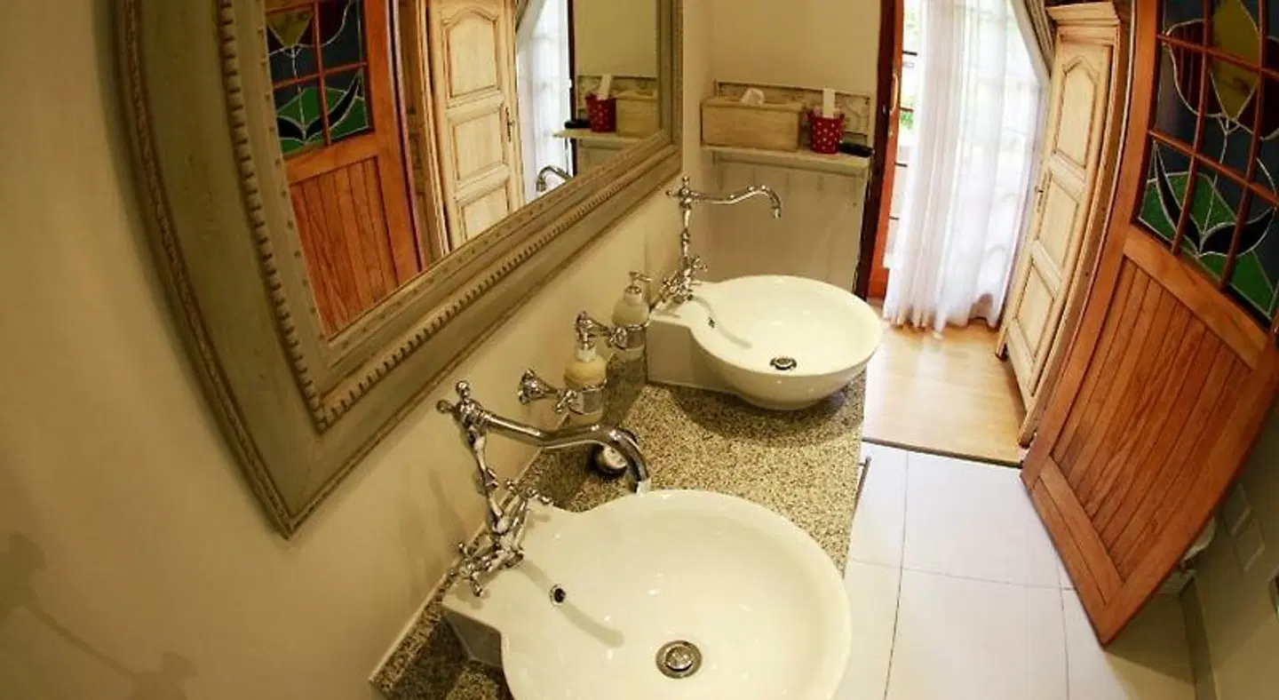 Oleander Guest House Badezimmer